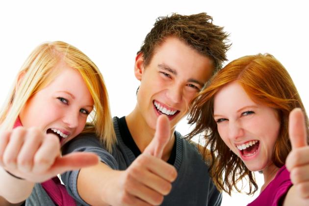unge_uddannelse_glade_tommelfinger.jpg