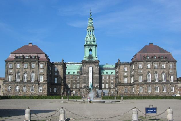 christiansborg_slot.jpg
